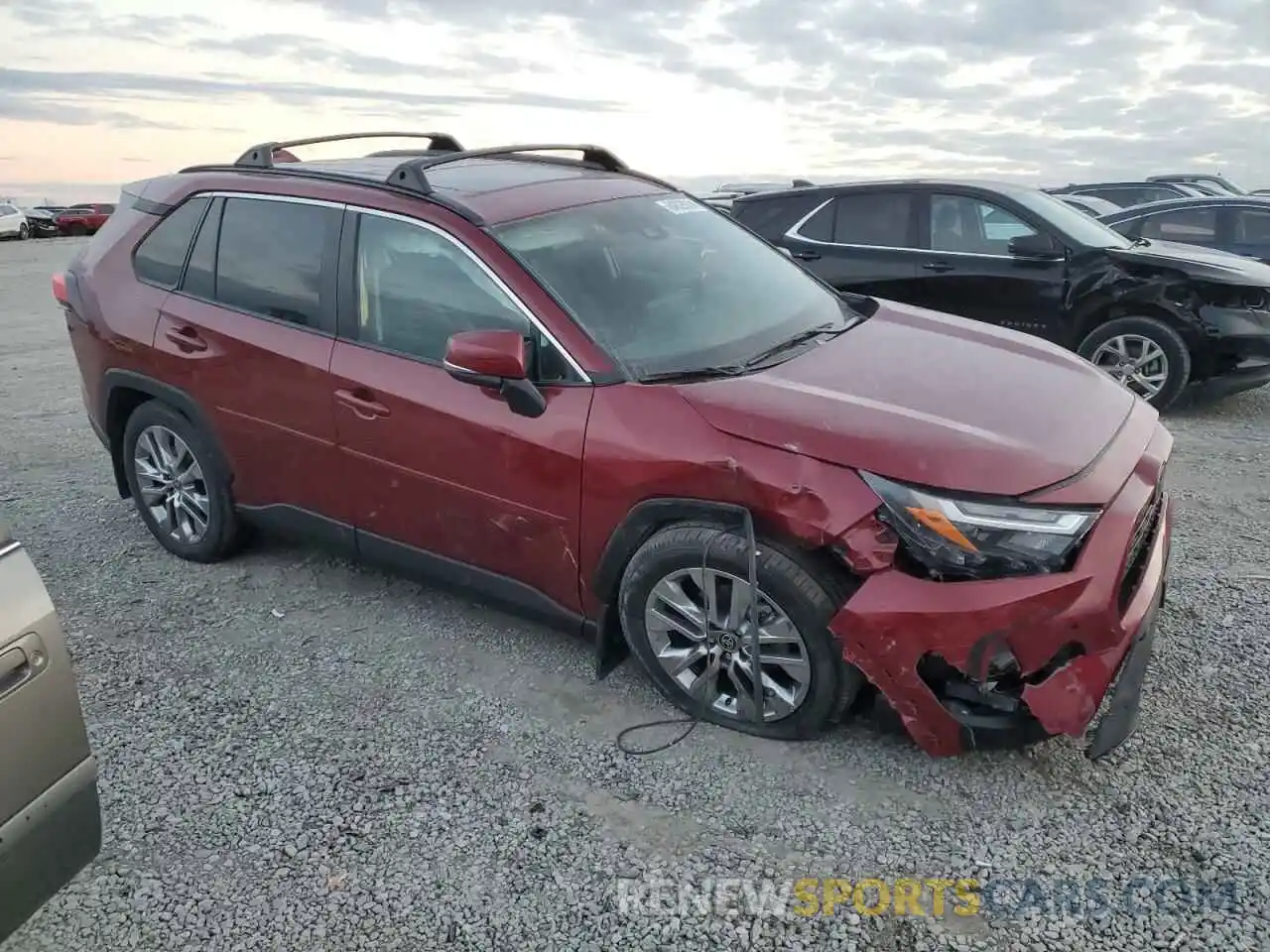 4 Photograph of a damaged car 2T3A1RFVXRW423864 TOYOTA RAV4 2024