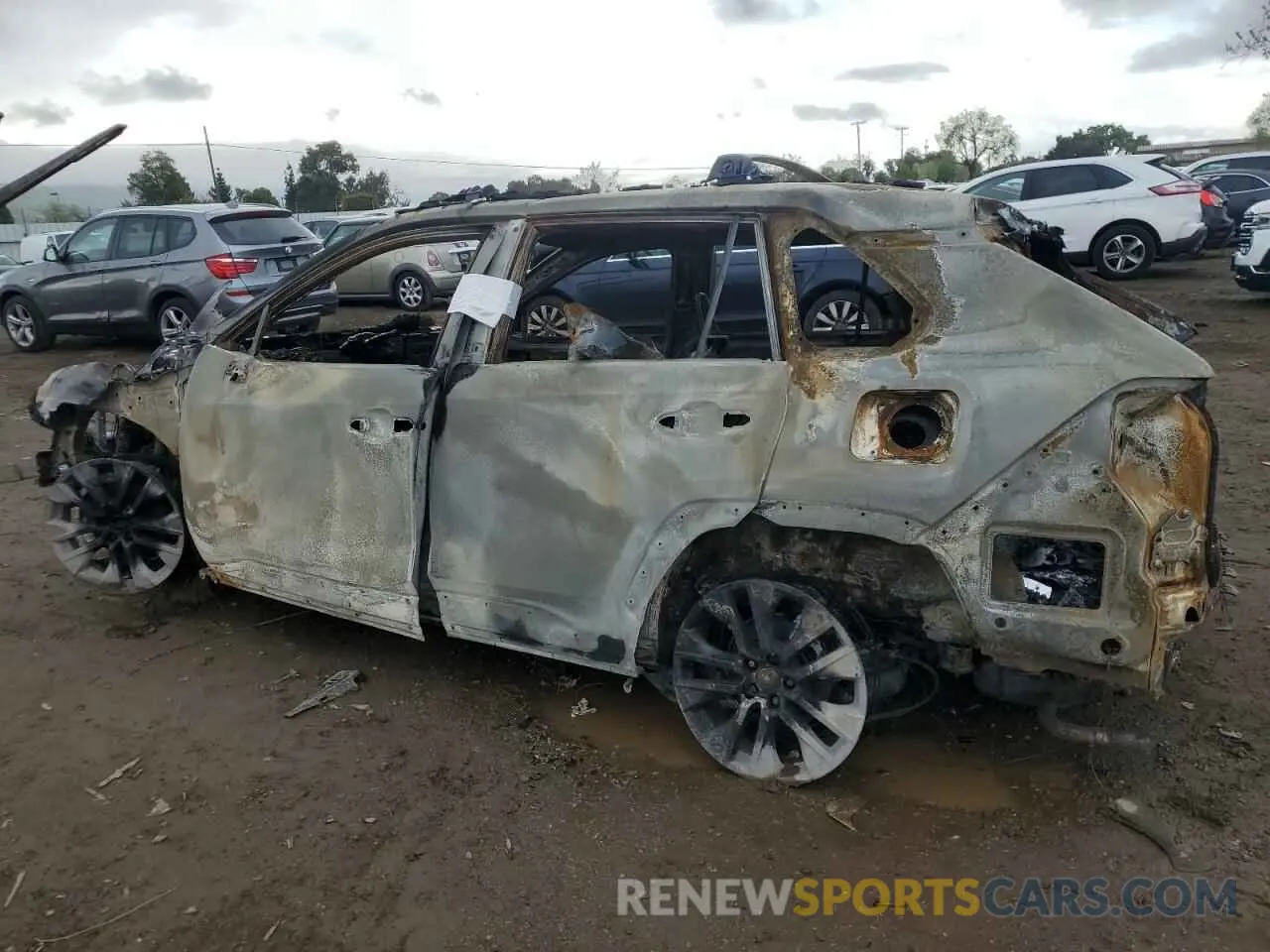 2 Photograph of a damaged car 2T3A1RFVXRW430992 TOYOTA RAV4 2024