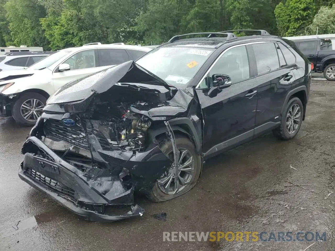 1 Photograph of a damaged car 2T3B6RFV3RW053752 TOYOTA RAV4 2024