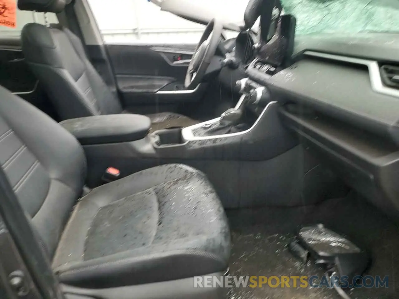 7 Photograph of a damaged car 2T3B6RFV6RW060548 TOYOTA RAV4 2024