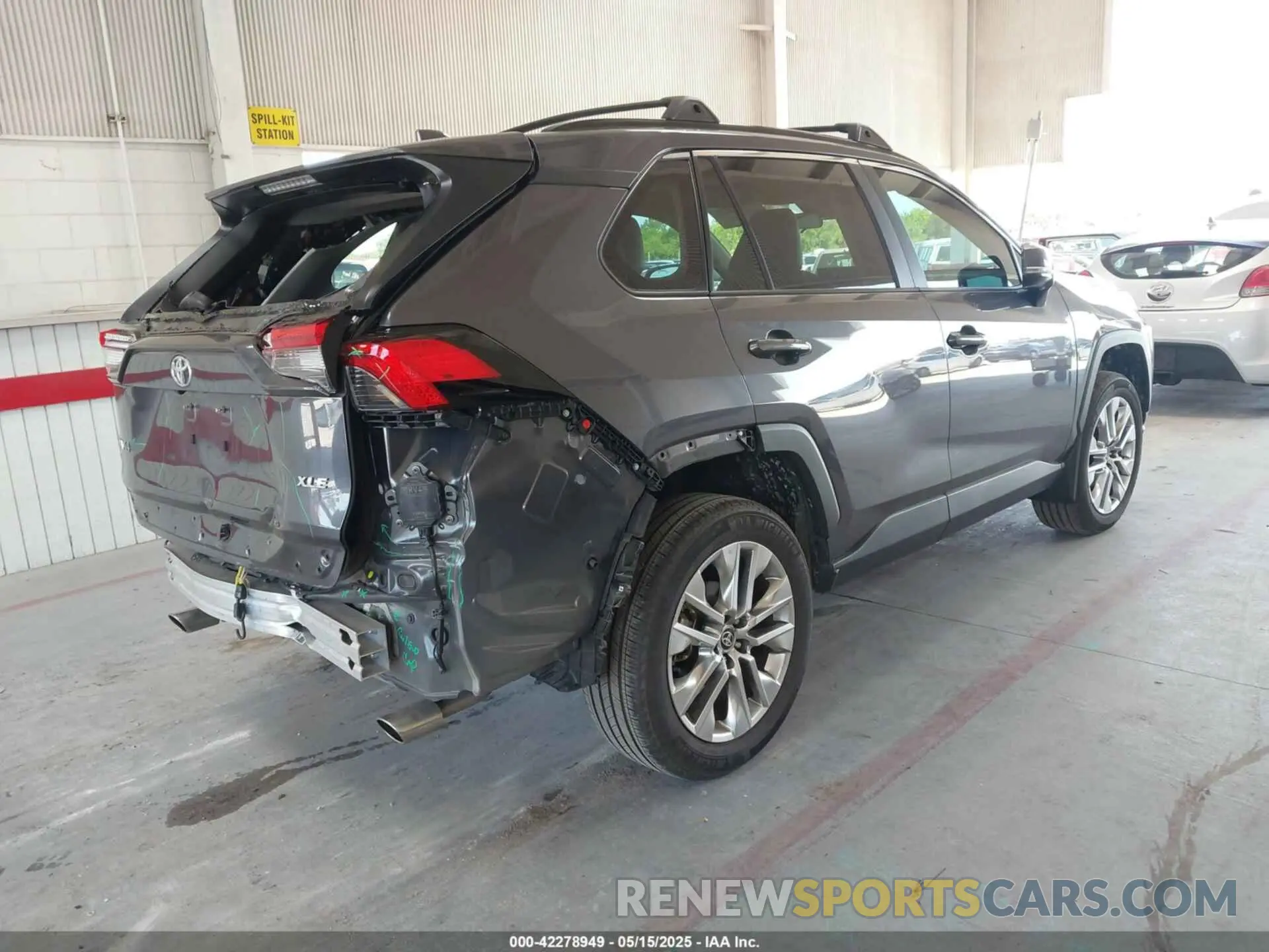 4 Photograph of a damaged car 2T3C1RFV0RC284225 TOYOTA RAV4 2024