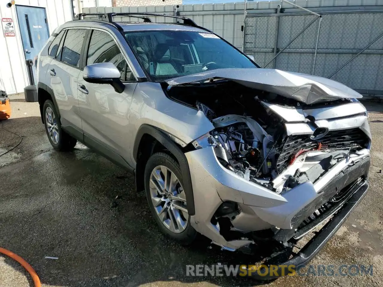 4 Photograph of a damaged car 2T3C1RFV0RC286153 TOYOTA RAV4 2024