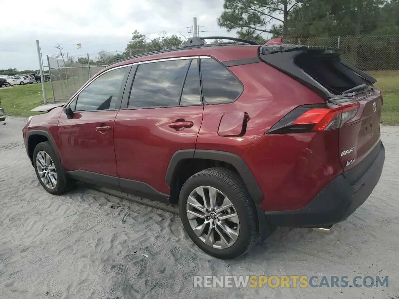 2 Photograph of a damaged car 2T3C1RFV0RW338332 TOYOTA RAV4 2024