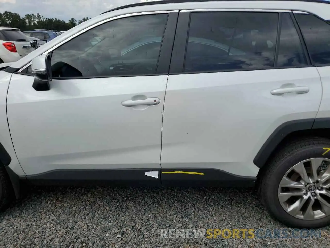 13 Photograph of a damaged car 2T3C1RFV0RW344034 TOYOTA RAV4 2024