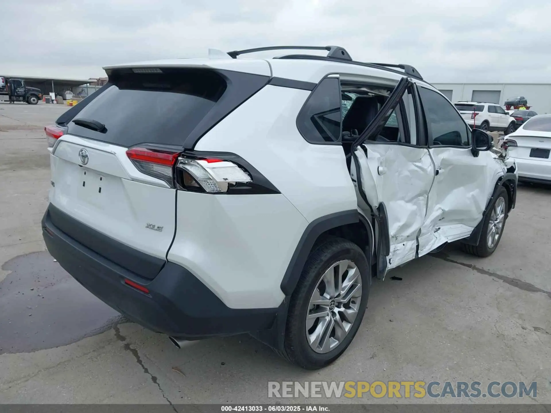 4 Photograph of a damaged car 2T3C1RFV3RW316857 TOYOTA RAV4 2024