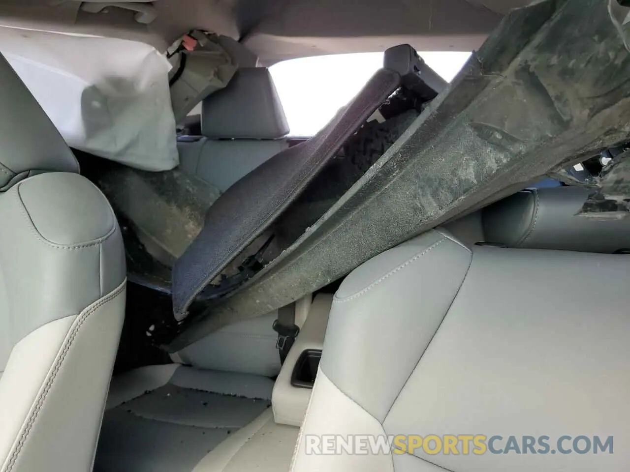 10 Photograph of a damaged car 2T3C1RFV4RW313580 TOYOTA RAV4 2024