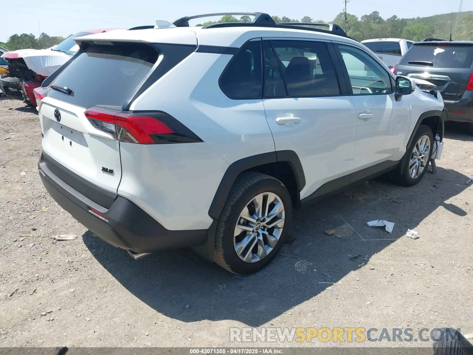 4 Photograph of a damaged car 2T3C1RFV4RW364447 TOYOTA RAV4 2024