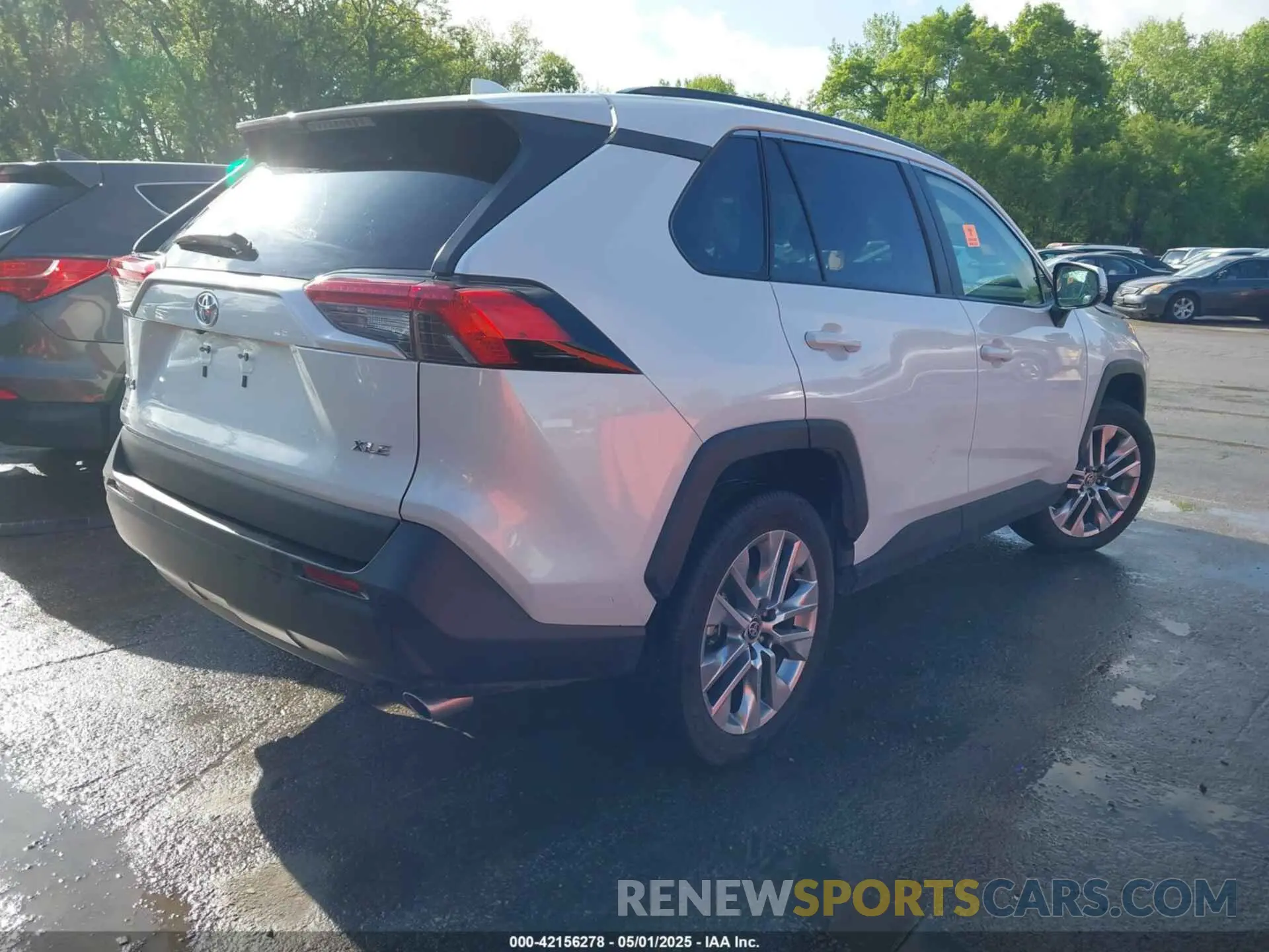 4 Photograph of a damaged car 2T3C1RFV5RW335409 TOYOTA RAV4 2024