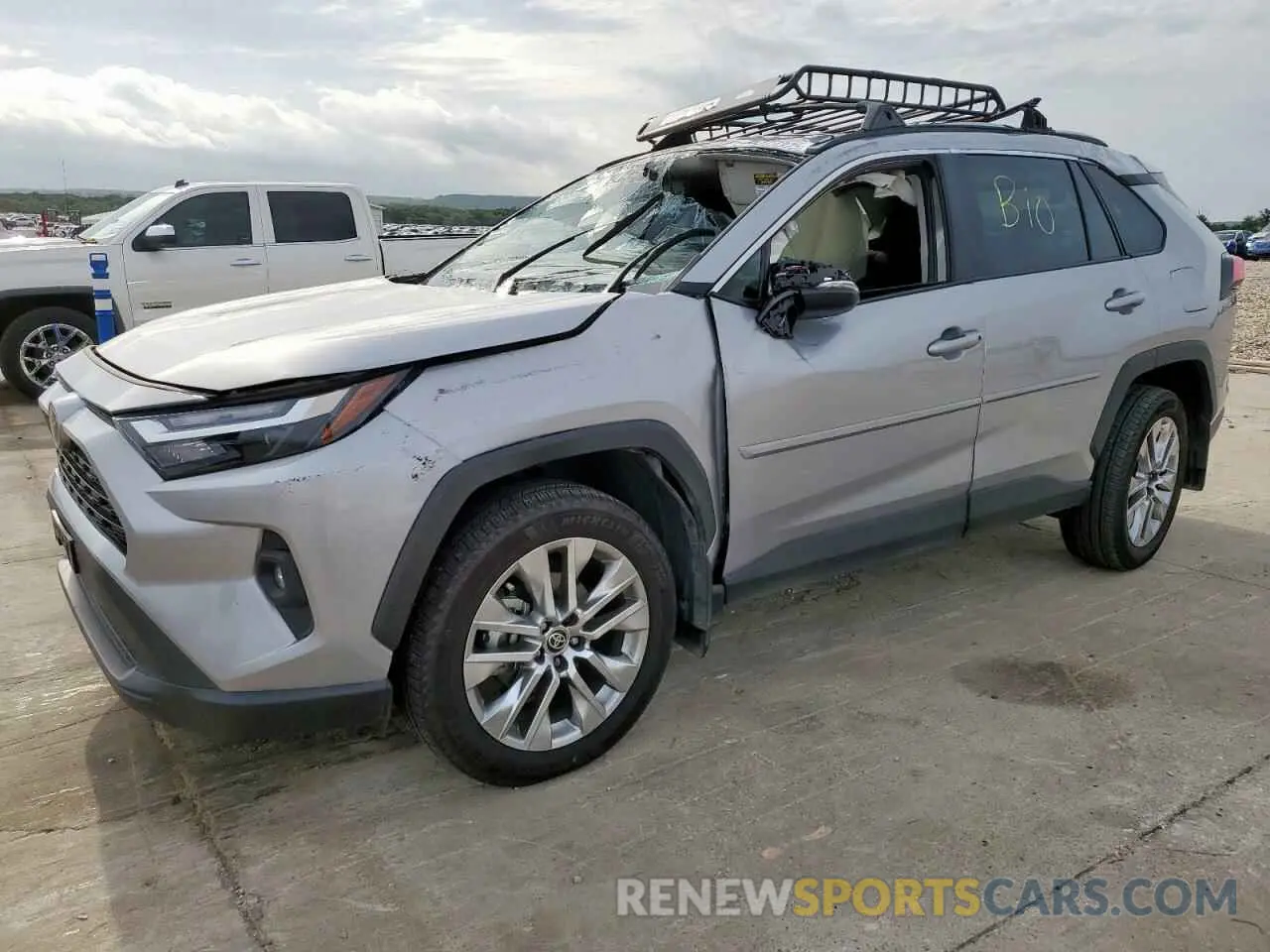 1 Photograph of a damaged car 2T3C1RFV6RC278672 TOYOTA RAV4 2024