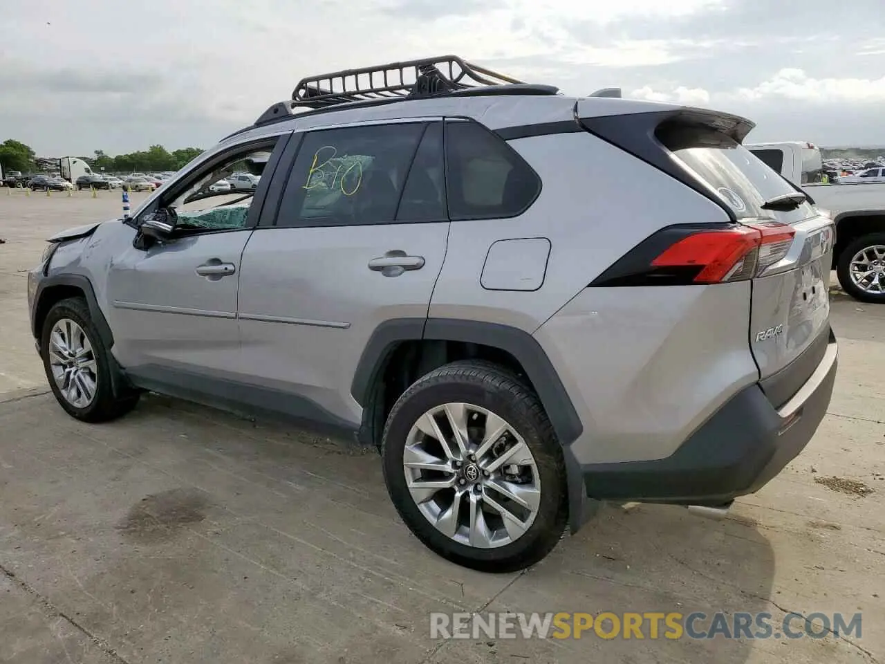 2 Photograph of a damaged car 2T3C1RFV6RC278672 TOYOTA RAV4 2024