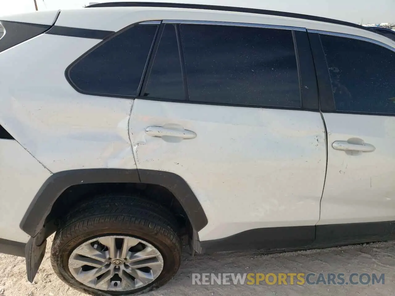 10 Photograph of a damaged car 2T3C1RFV6RW342756 TOYOTA RAV4 2024