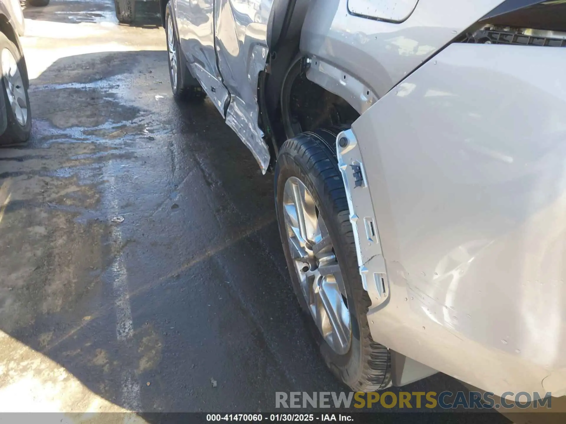 17 Photograph of a damaged car 2T3C1RFV8RC292489 TOYOTA RAV4 2024
