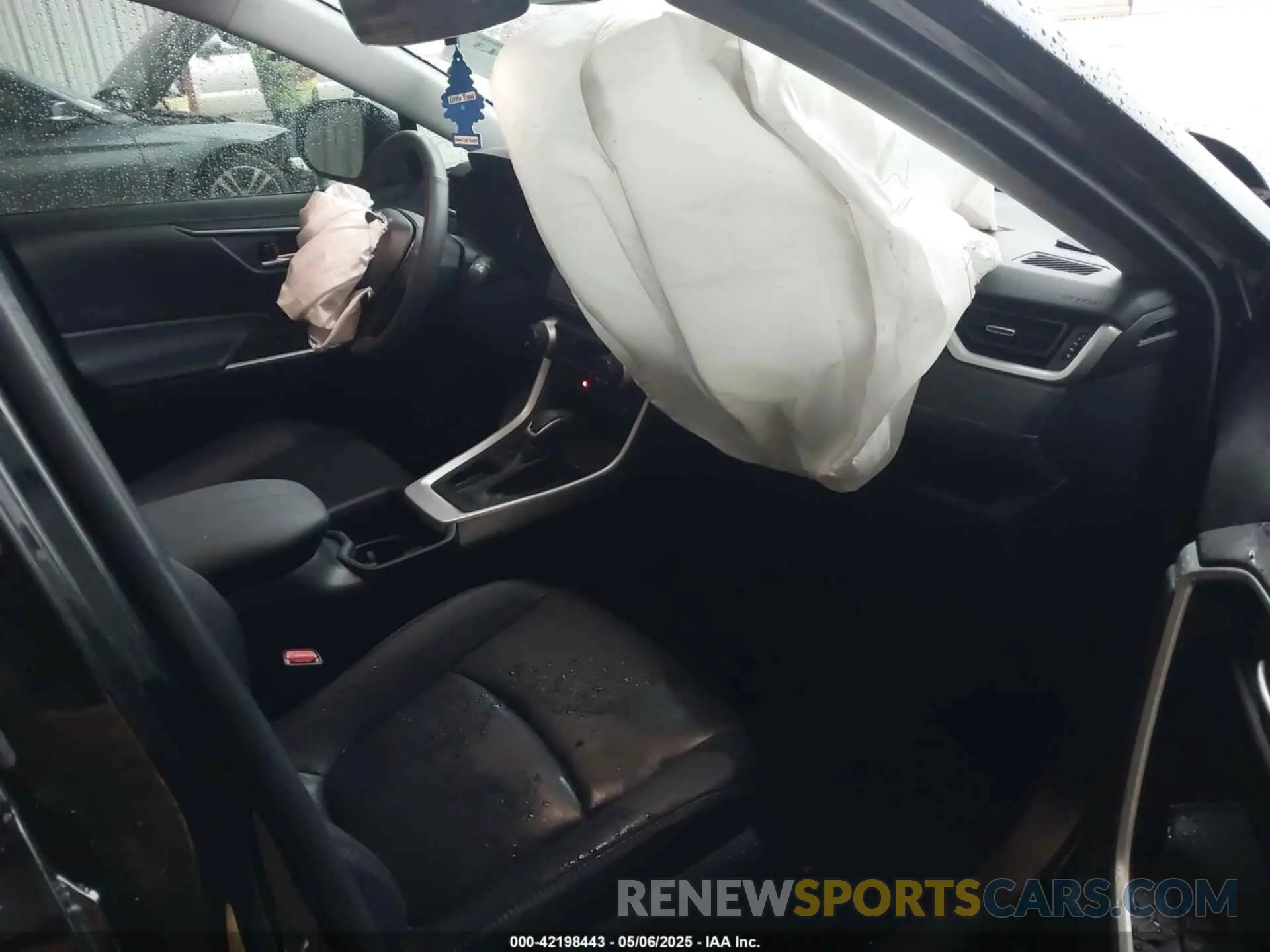 5 Photograph of a damaged car 2T3C1RFV8RW305725 TOYOTA RAV4 2024