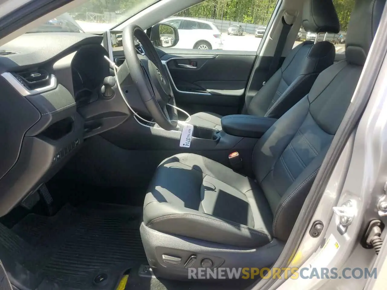 7 Photograph of a damaged car 2T3C1RFV8RW343021 TOYOTA RAV4 2024