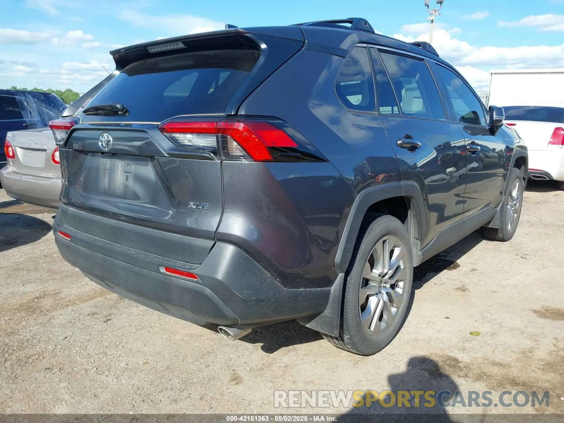 4 Photograph of a damaged car 2T3C1RFV9RW305569 TOYOTA RAV4 2024