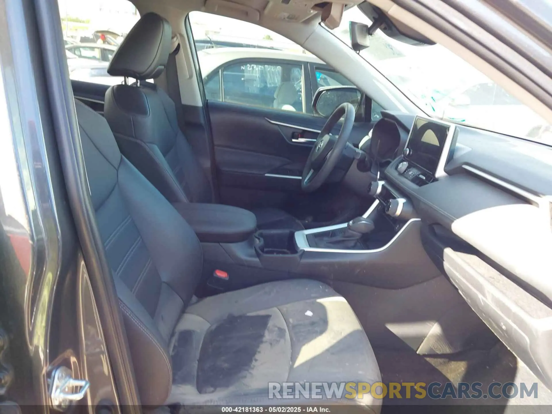 5 Photograph of a damaged car 2T3C1RFV9RW305569 TOYOTA RAV4 2024