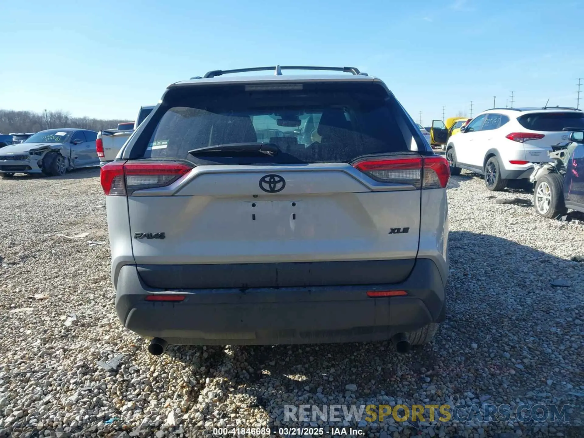 17 Photograph of a damaged car 2T3C1RFV9RW350060 TOYOTA RAV4 2024