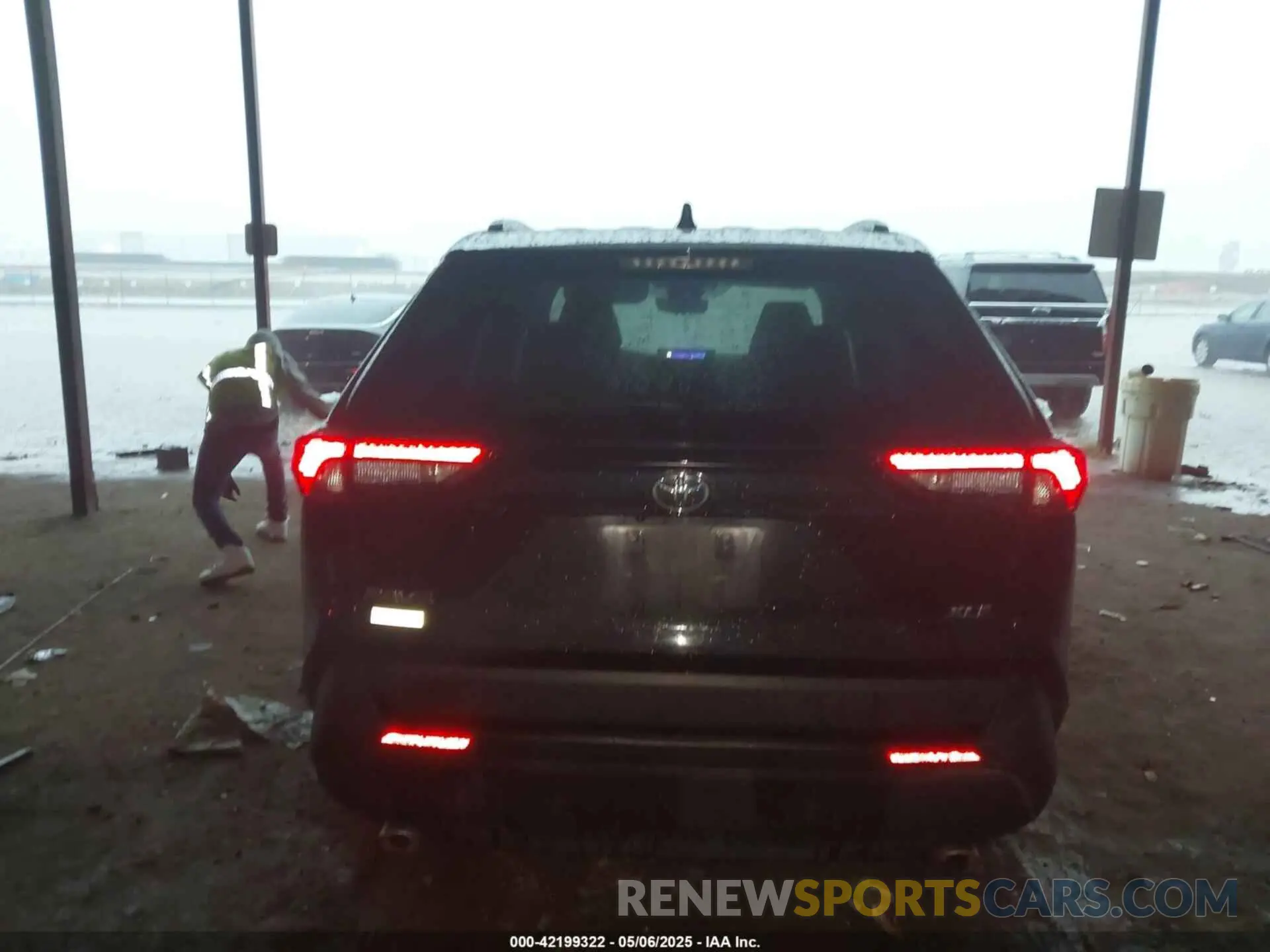 16 Photograph of a damaged car 2T3C1RFVXRC276312 TOYOTA RAV4 2024