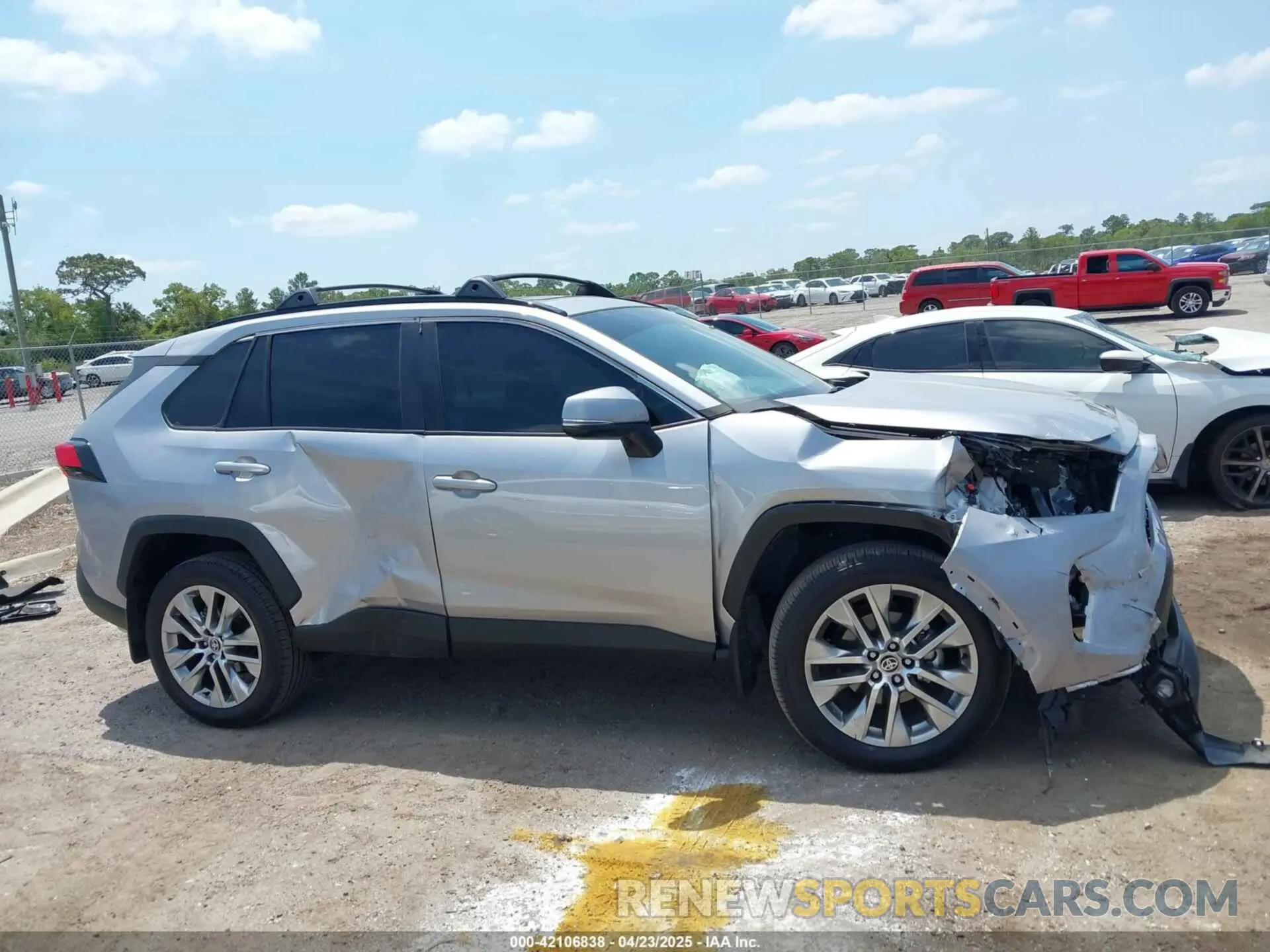13 Photograph of a damaged car 2T3C1RFVXRC293952 TOYOTA RAV4 2024