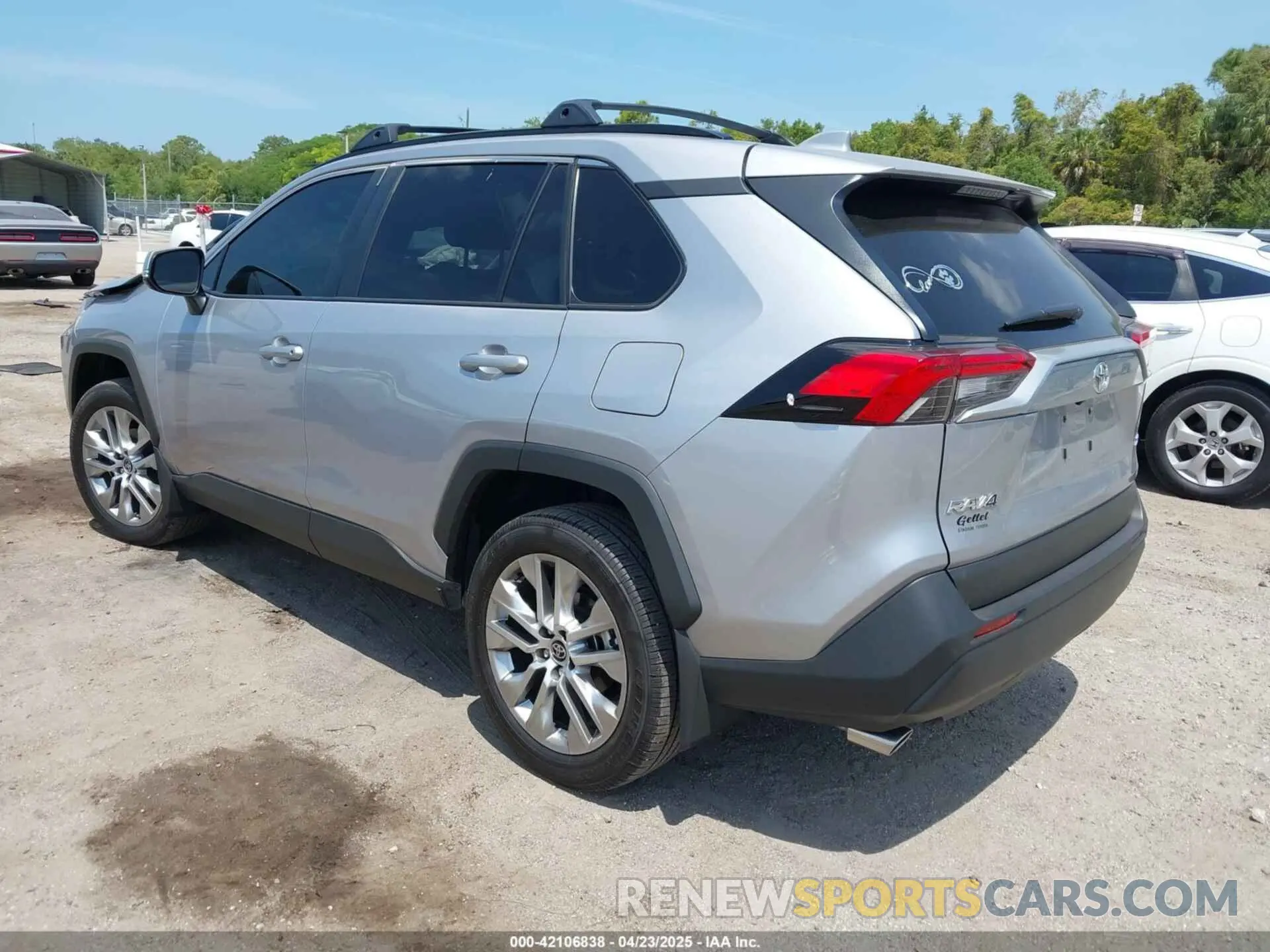 3 Photograph of a damaged car 2T3C1RFVXRC293952 TOYOTA RAV4 2024