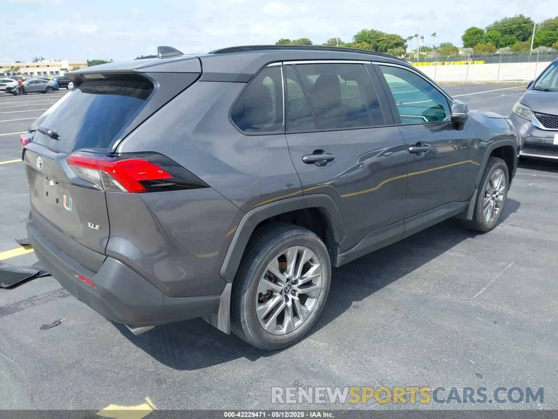 4 Photograph of a damaged car 2T3C1RFVXRC295264 TOYOTA RAV4 2024