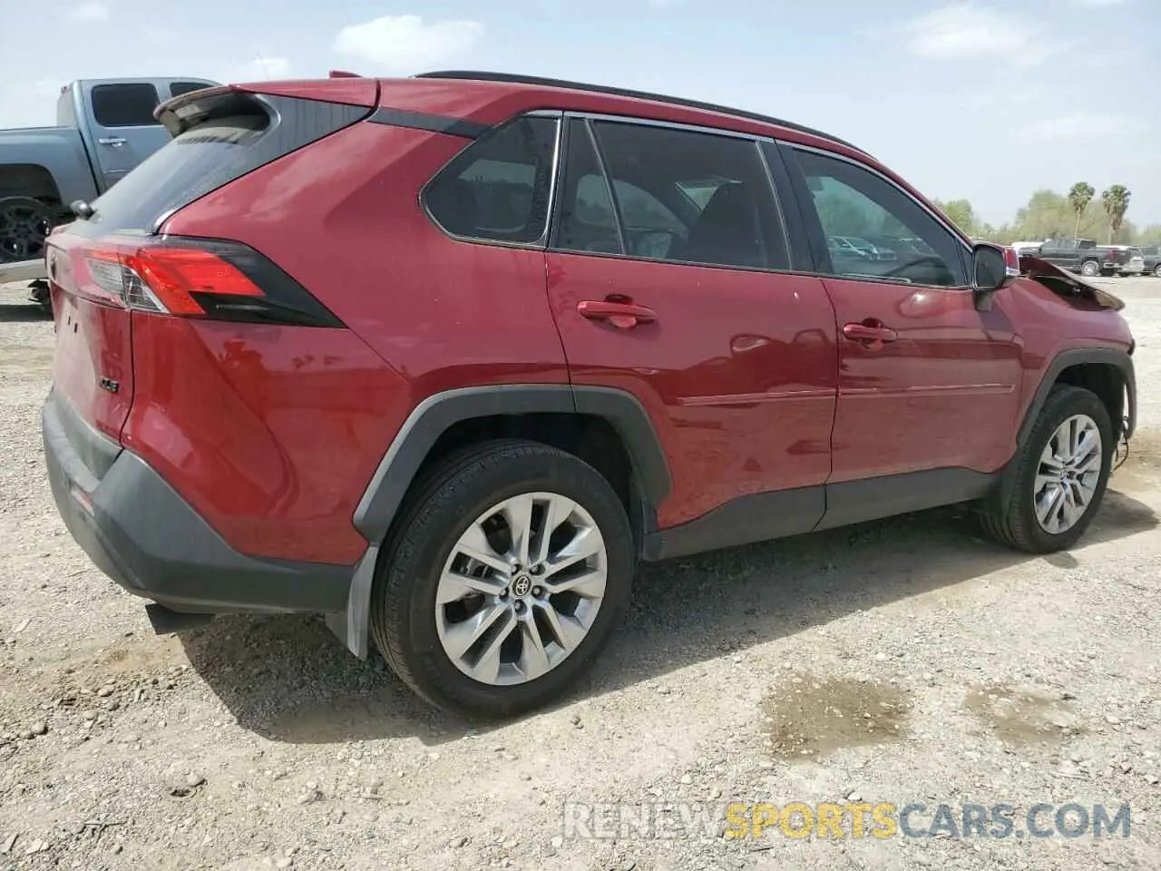 3 Photograph of a damaged car 2T3C1RFVXRW363027 TOYOTA RAV4 2024