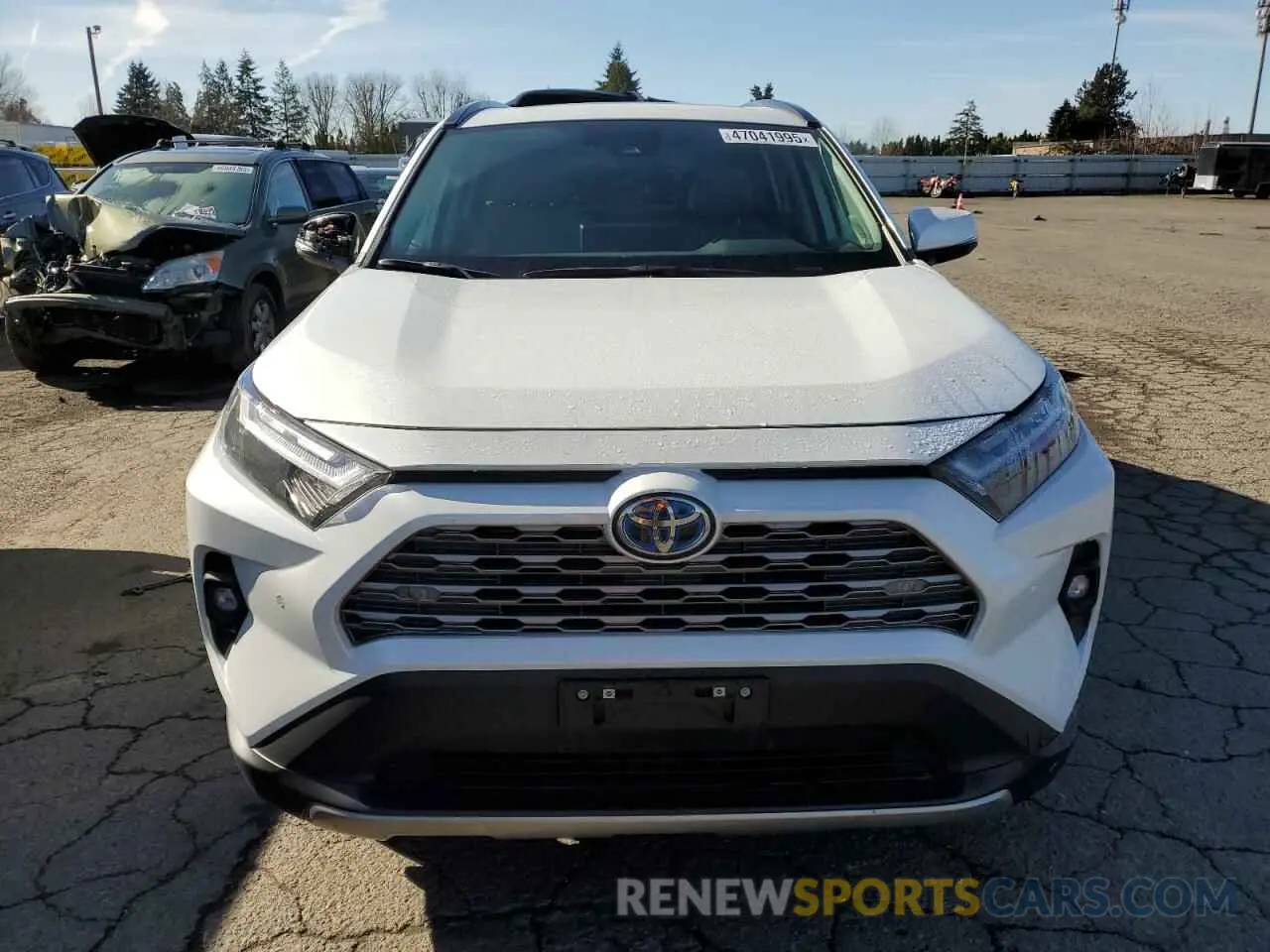 5 Photograph of a damaged car 2T3D6RFV5RW062672 TOYOTA RAV4 2024