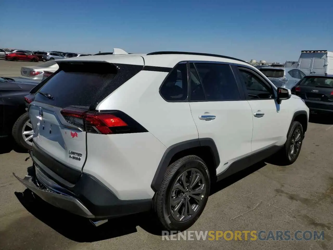 3 Photograph of a damaged car 2T3D6RFVXRW072663 TOYOTA RAV4 2024