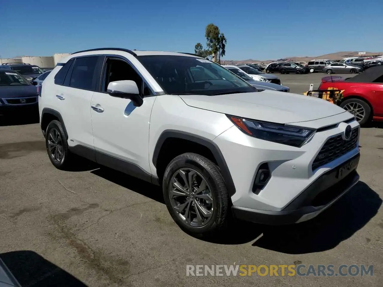 4 Photograph of a damaged car 2T3D6RFVXRW072663 TOYOTA RAV4 2024