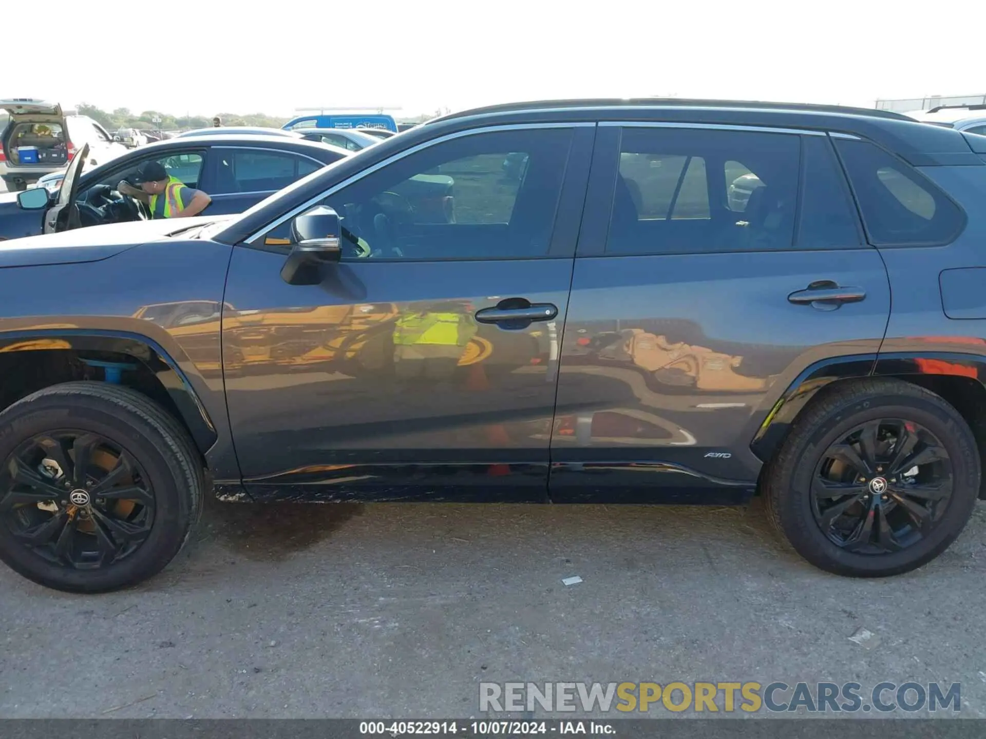14 Photograph of a damaged car 2T3E6RFV0RW067864 TOYOTA RAV4 2024