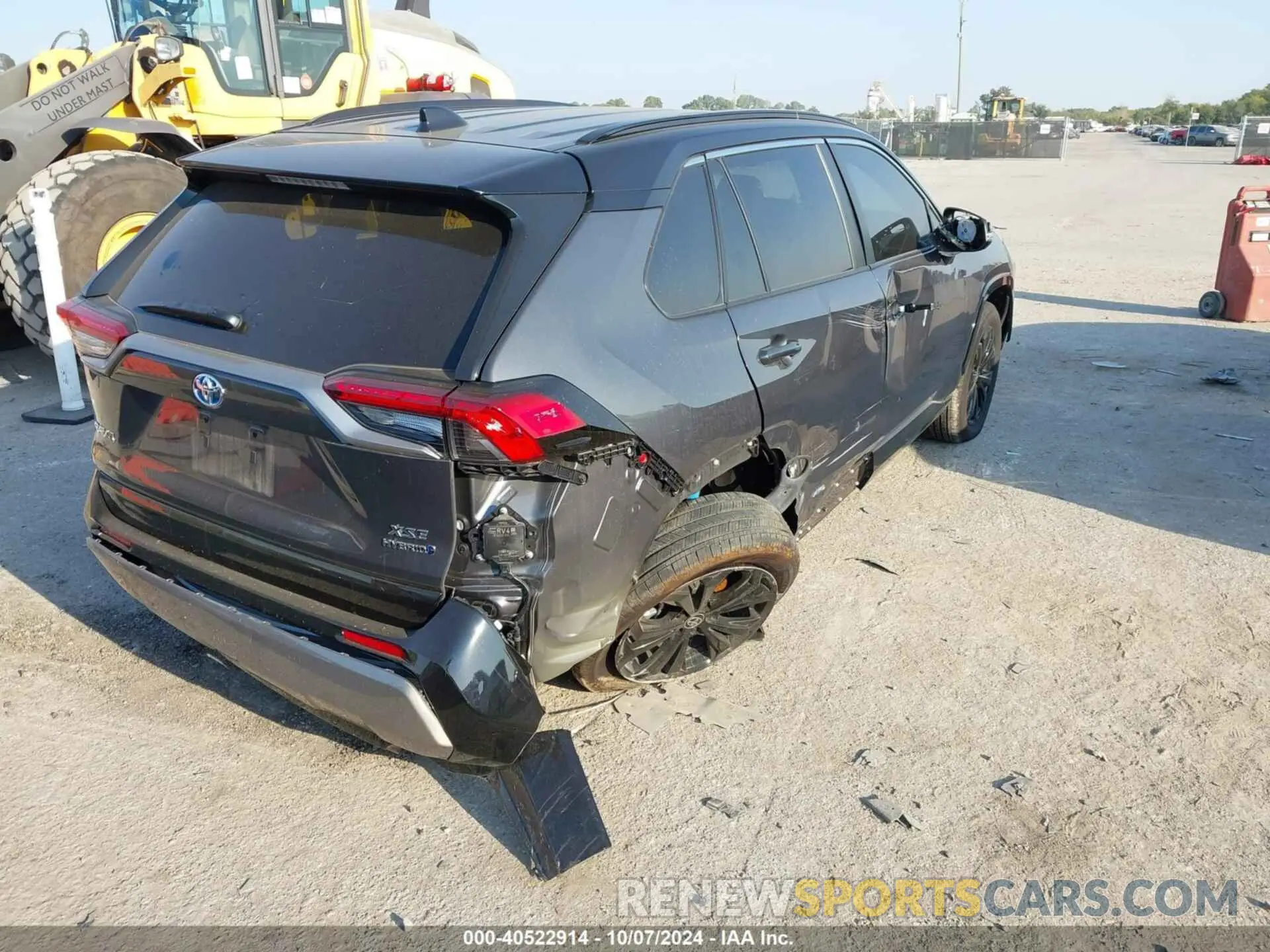 4 Photograph of a damaged car 2T3E6RFV0RW067864 TOYOTA RAV4 2024