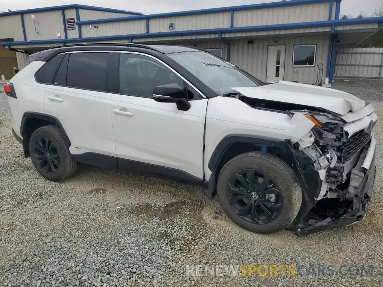 4 Photograph of a damaged car 2T3E6RFV1RW063757 TOYOTA RAV4 2024