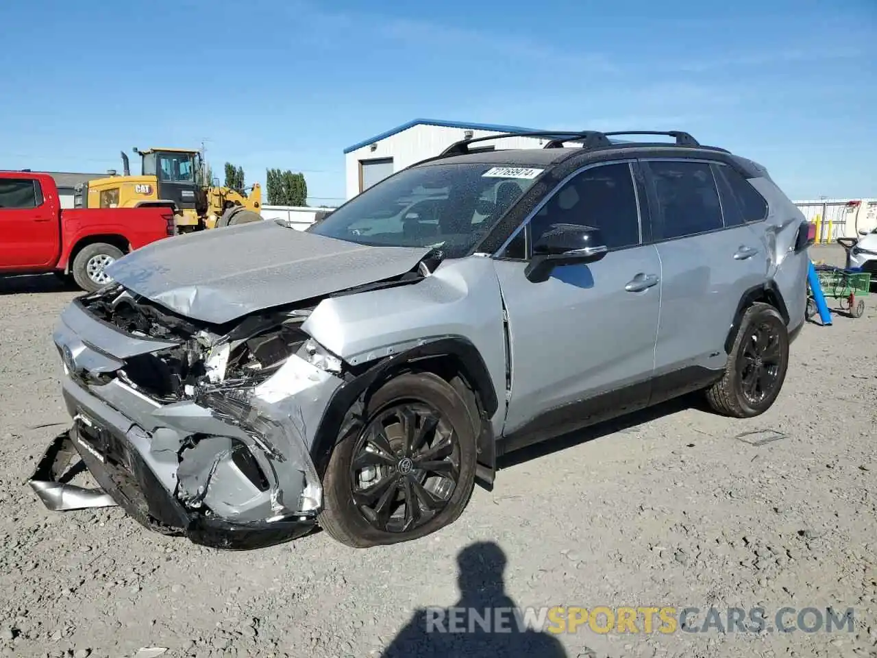 1 Photograph of a damaged car 2T3E6RFV2RW051195 TOYOTA RAV4 2024