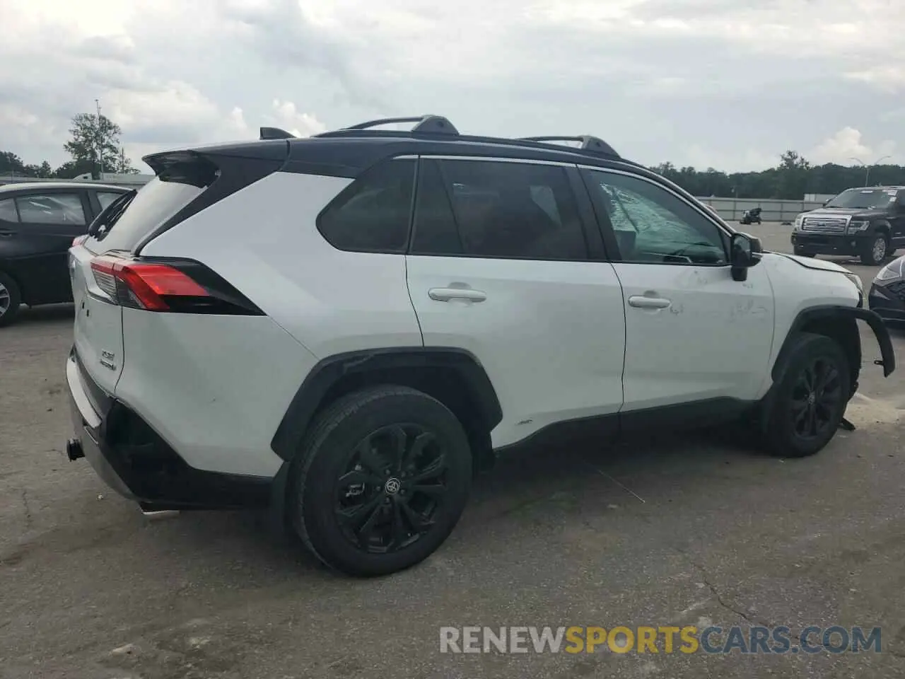 3 Photograph of a damaged car 2T3E6RFV5RW055158 TOYOTA RAV4 2024