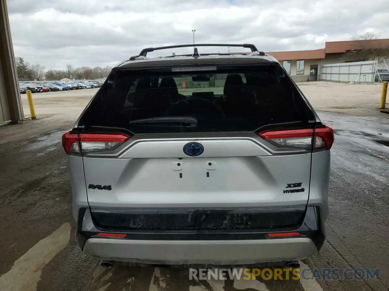 6 Photograph of a damaged car 2T3E6RFVXRW058640 TOYOTA RAV4 2024