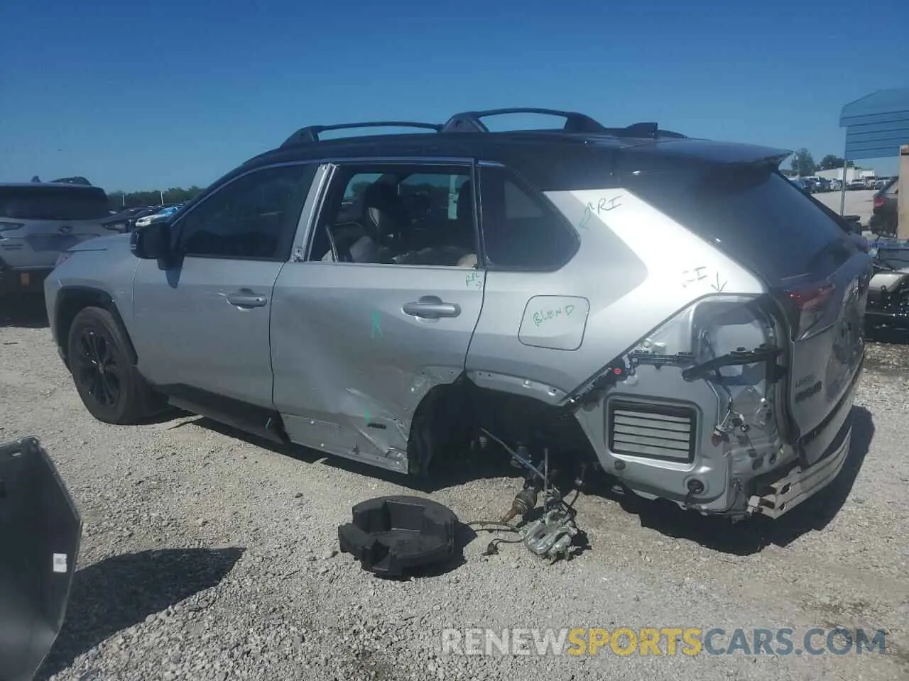 2 Photograph of a damaged car 2T3E6RFVXRW078872 TOYOTA RAV4 2024