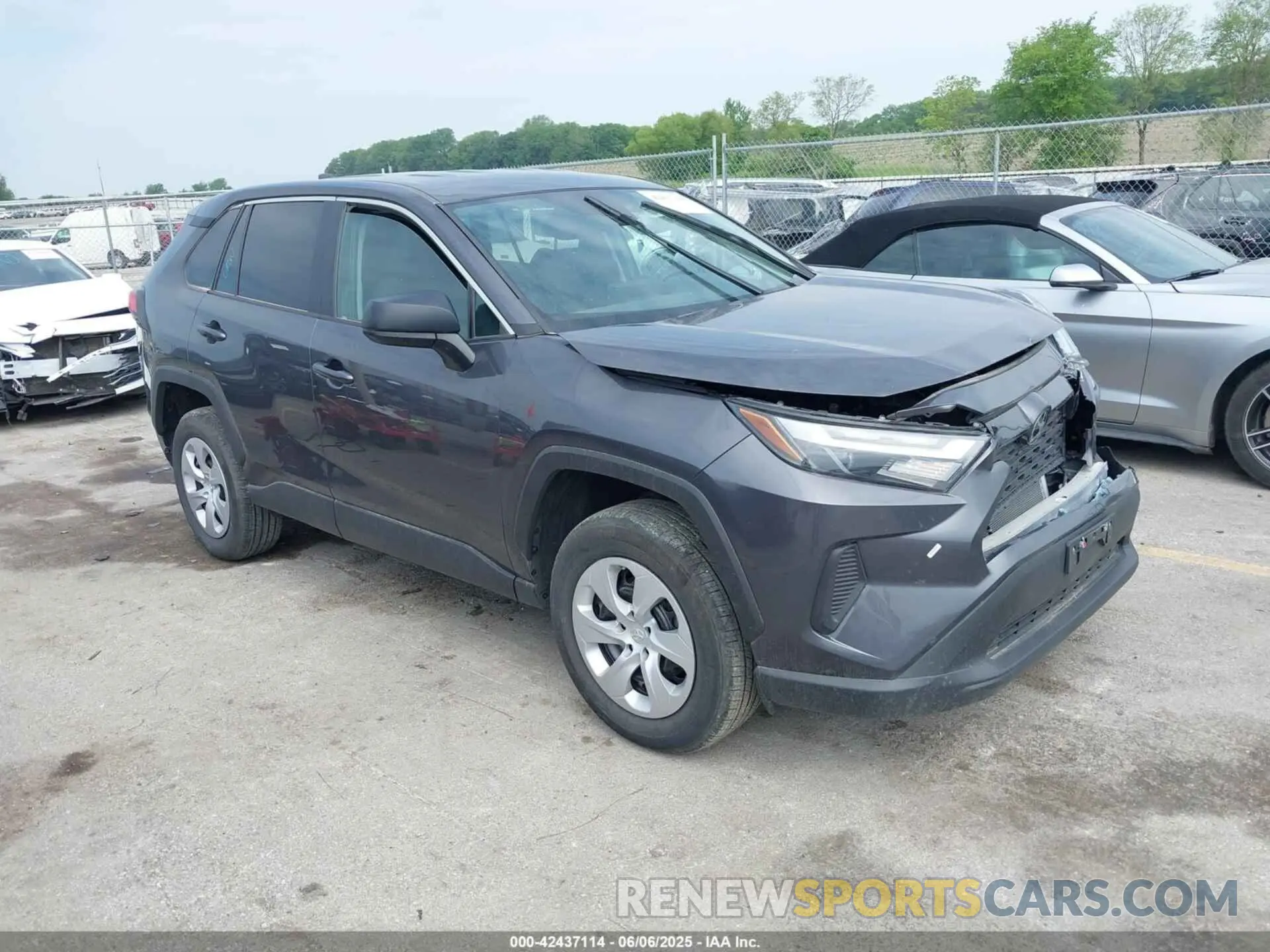 1 Photograph of a damaged car 2T3F1RFV0RW448651 TOYOTA RAV4 2024