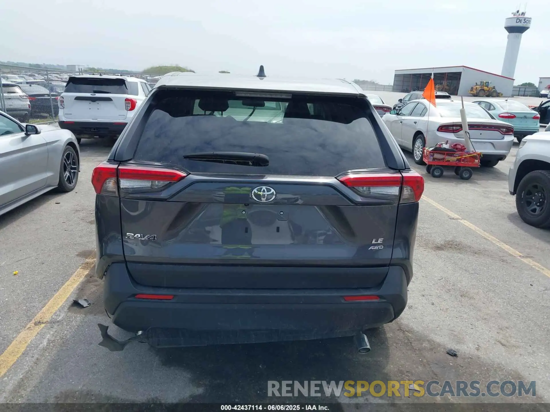 16 Photograph of a damaged car 2T3F1RFV0RW448651 TOYOTA RAV4 2024