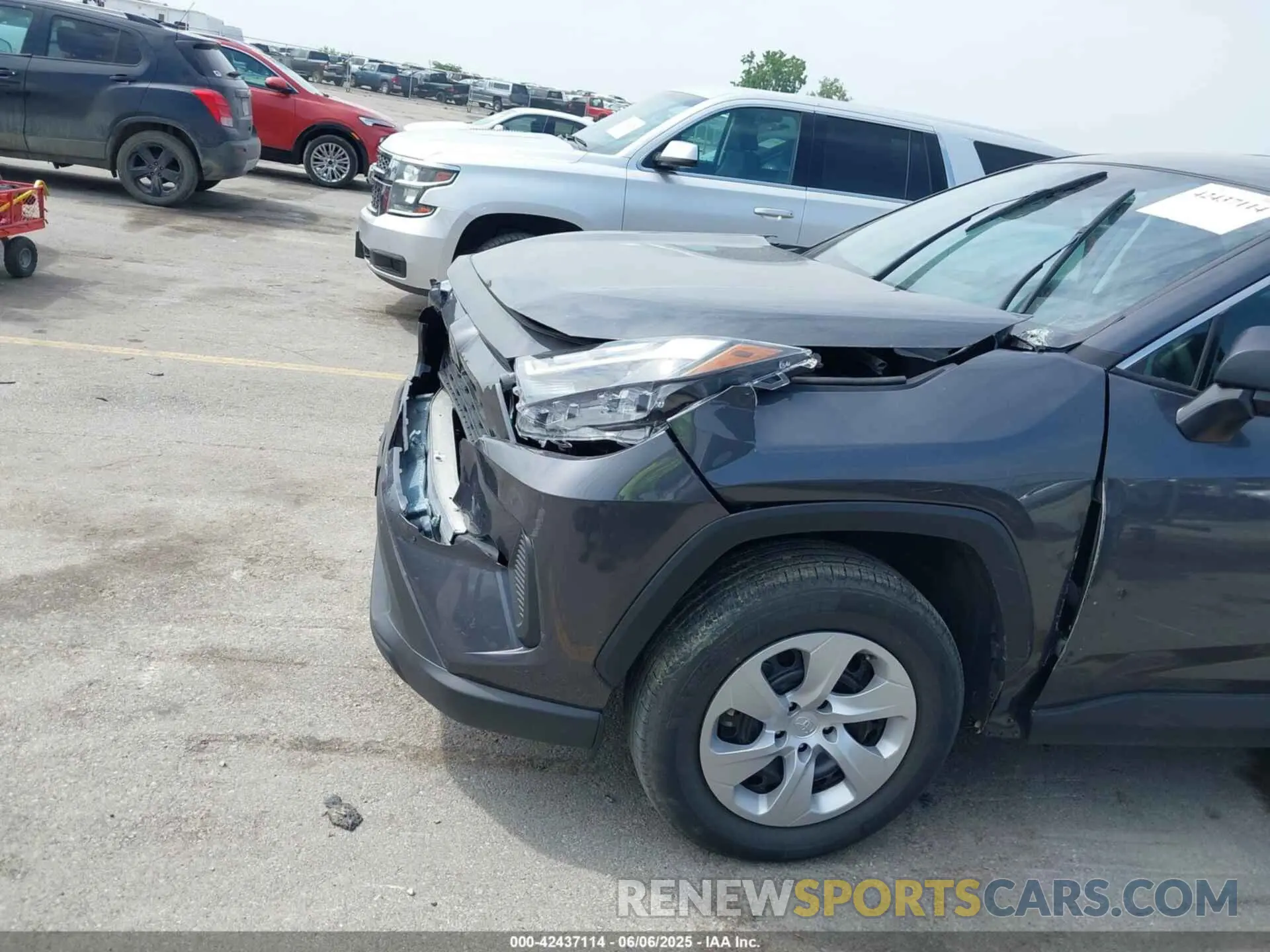 17 Photograph of a damaged car 2T3F1RFV0RW448651 TOYOTA RAV4 2024