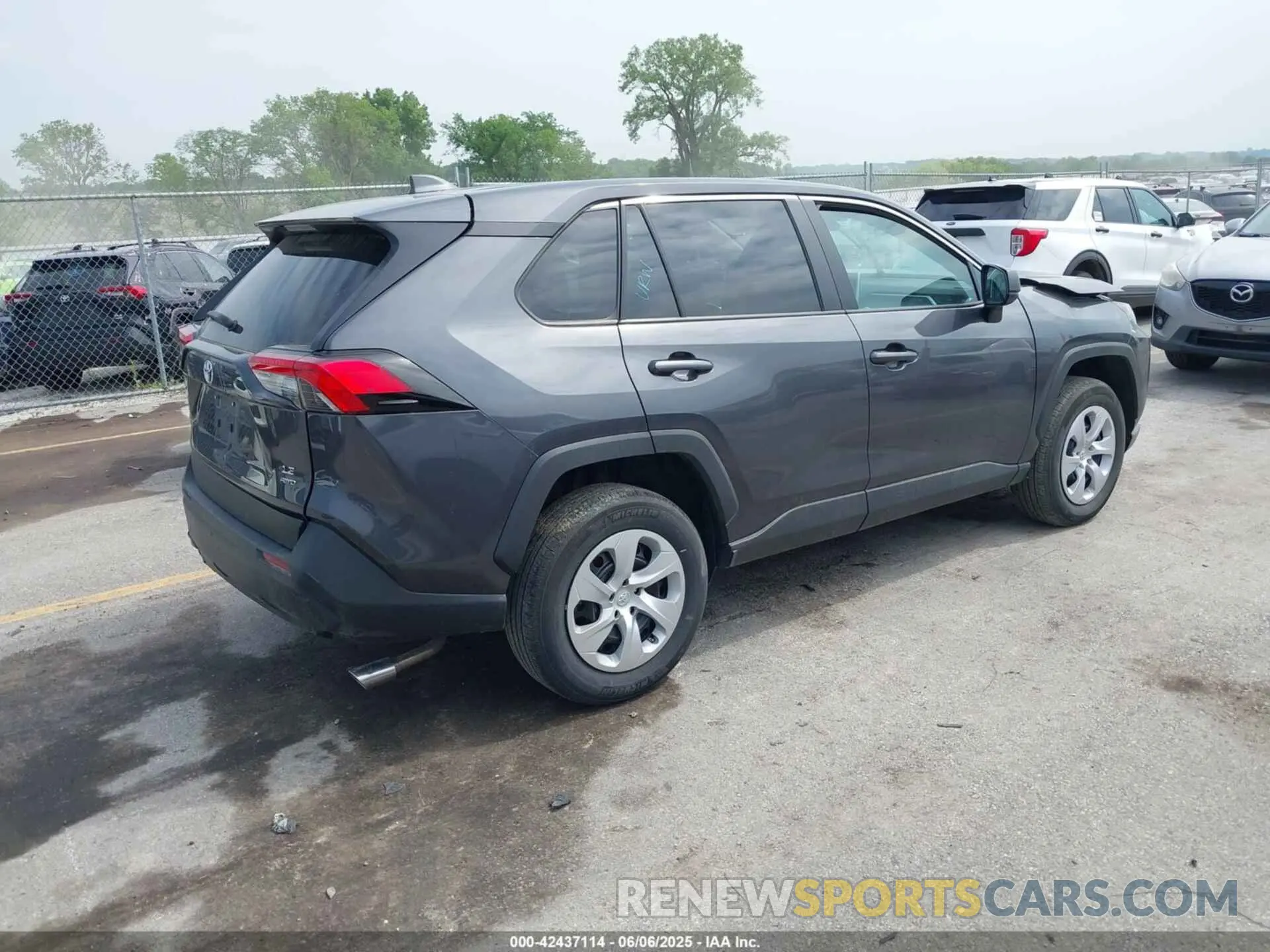 4 Photograph of a damaged car 2T3F1RFV0RW448651 TOYOTA RAV4 2024