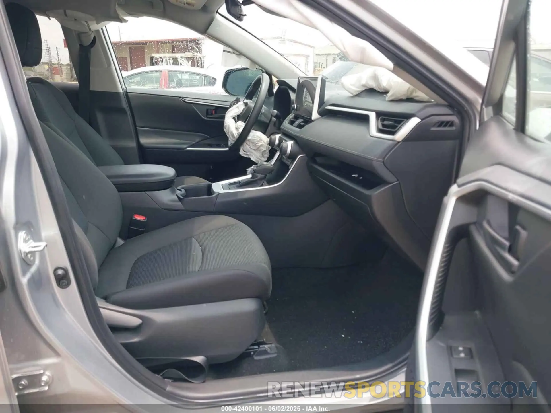 5 Photograph of a damaged car 2T3F1RFV1RC458901 TOYOTA RAV4 2024