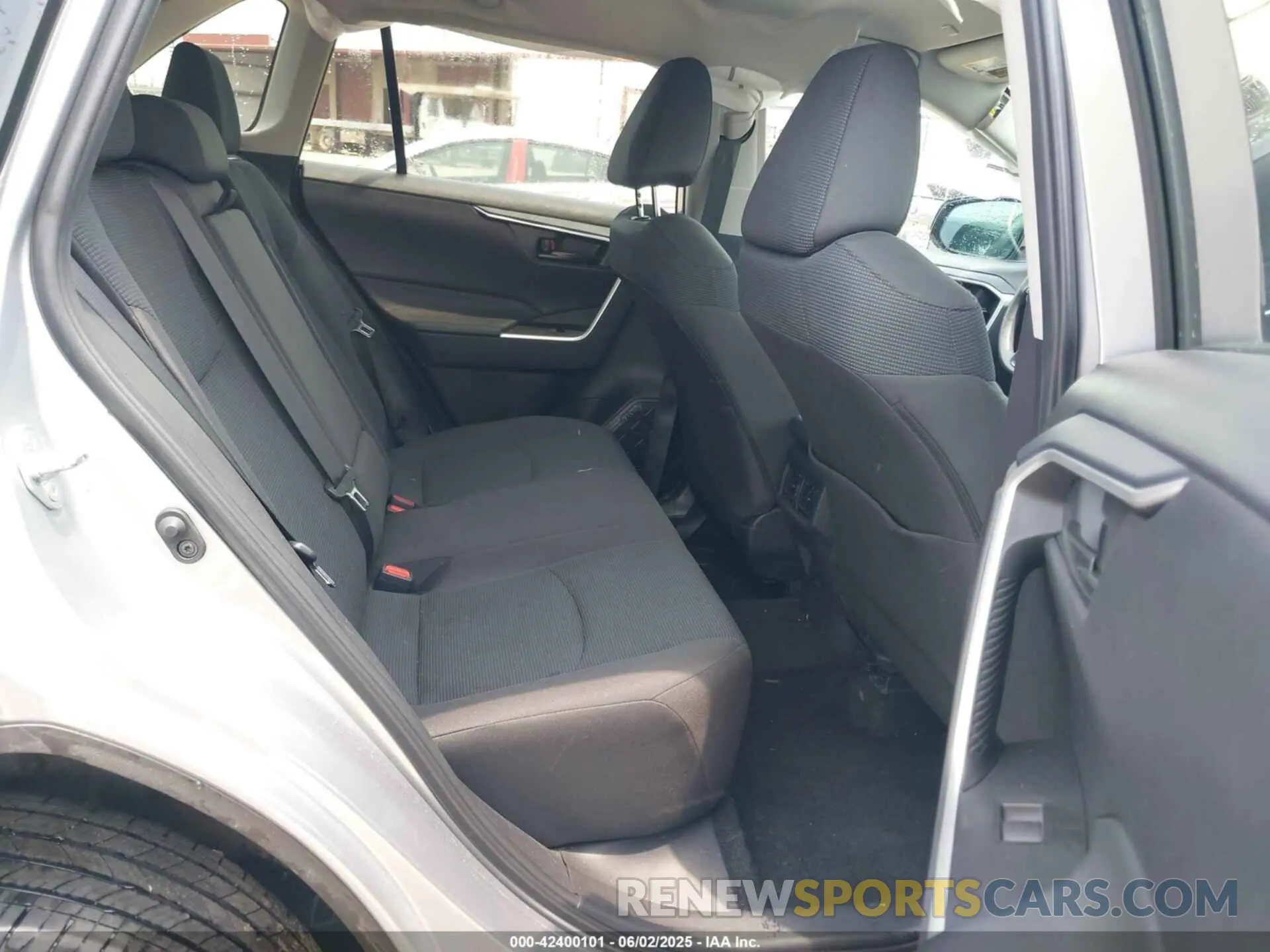 8 Photograph of a damaged car 2T3F1RFV1RC458901 TOYOTA RAV4 2024