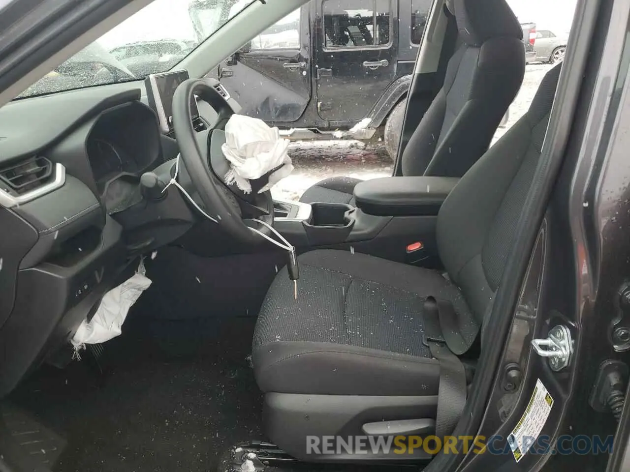 7 Photograph of a damaged car 2T3F1RFV1RW442891 TOYOTA RAV4 2024