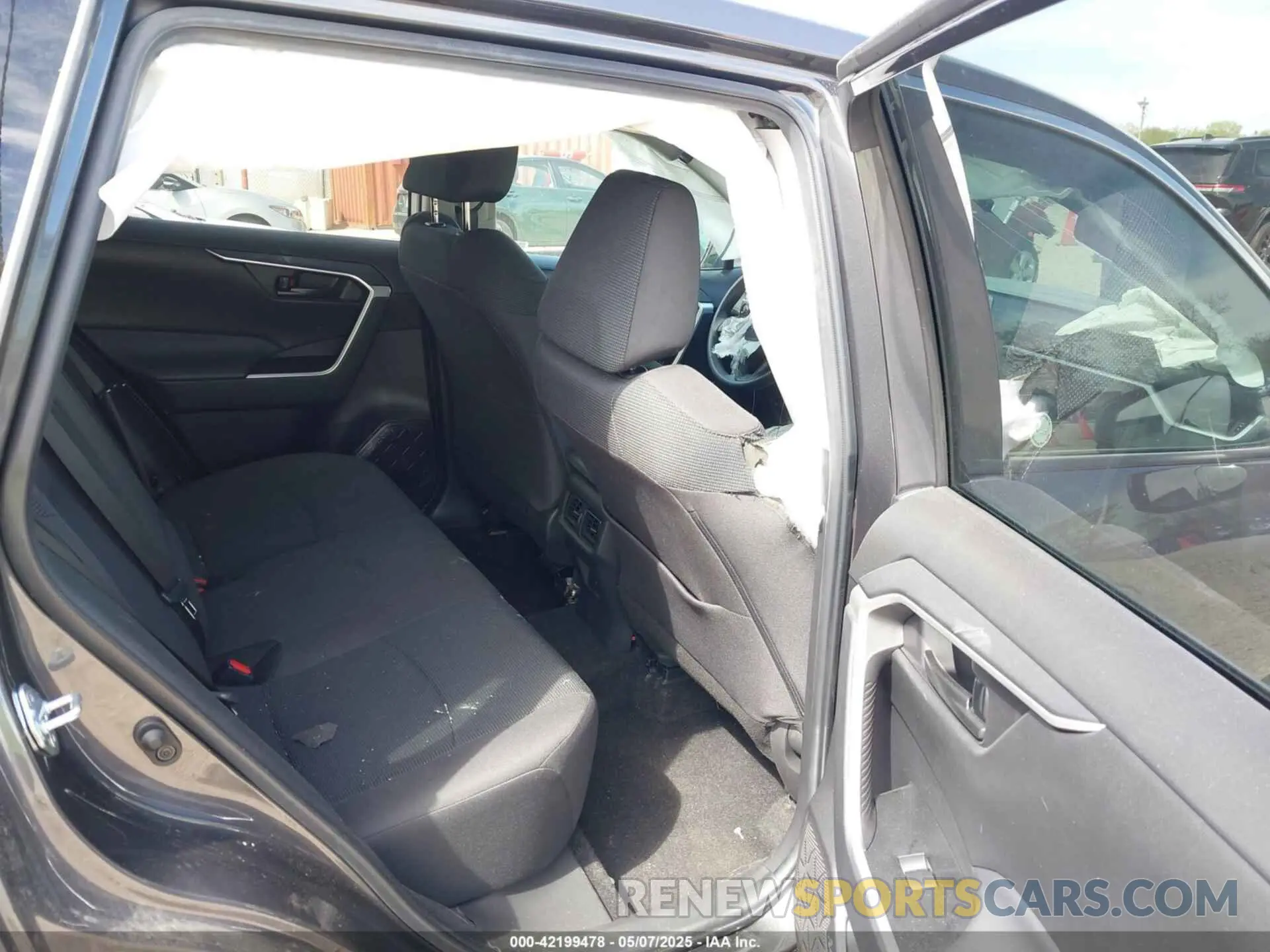8 Photograph of a damaged car 2T3F1RFV2RW445122 TOYOTA RAV4 2024