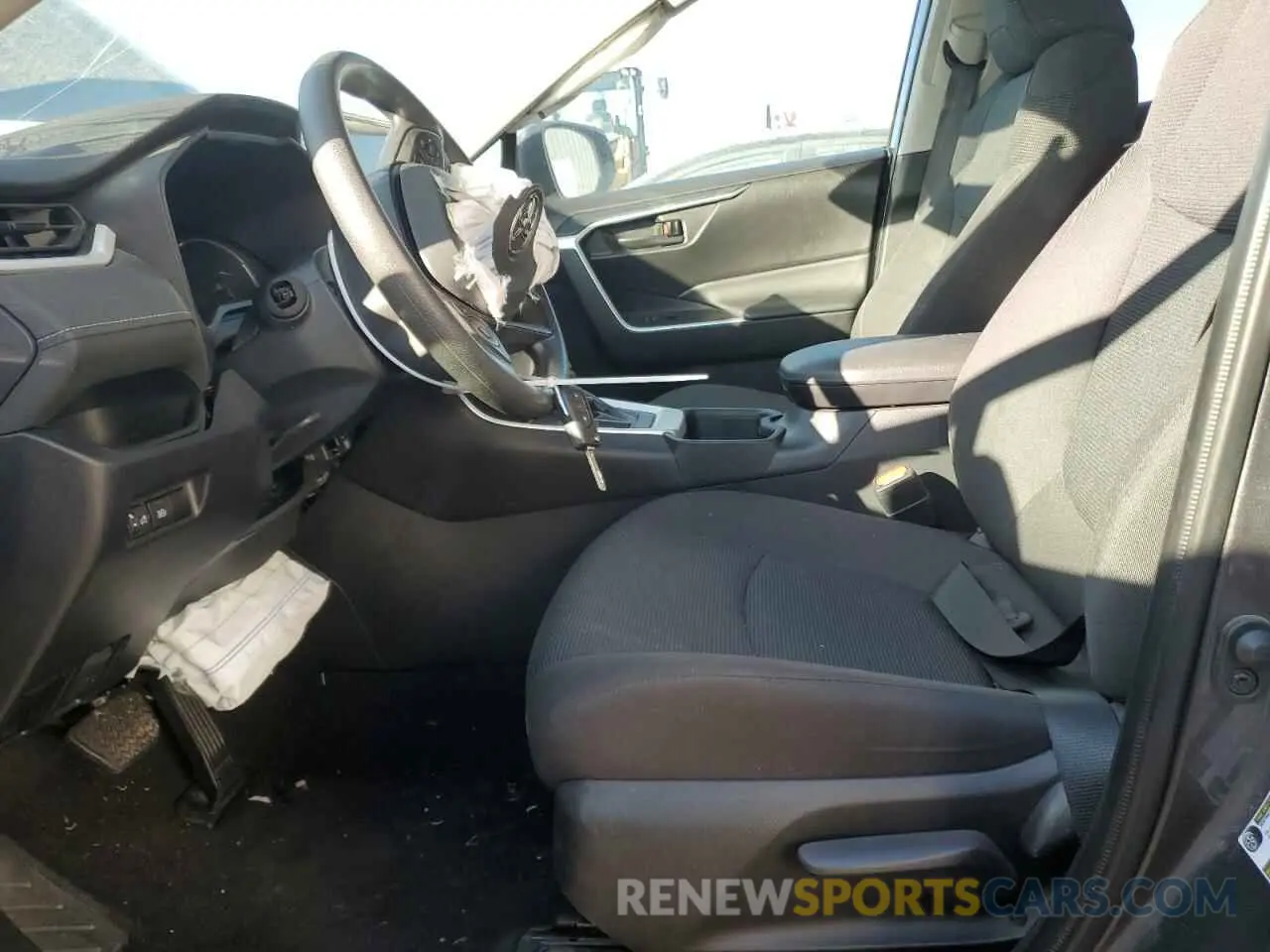 7 Photograph of a damaged car 2T3F1RFV3RW437370 TOYOTA RAV4 2024