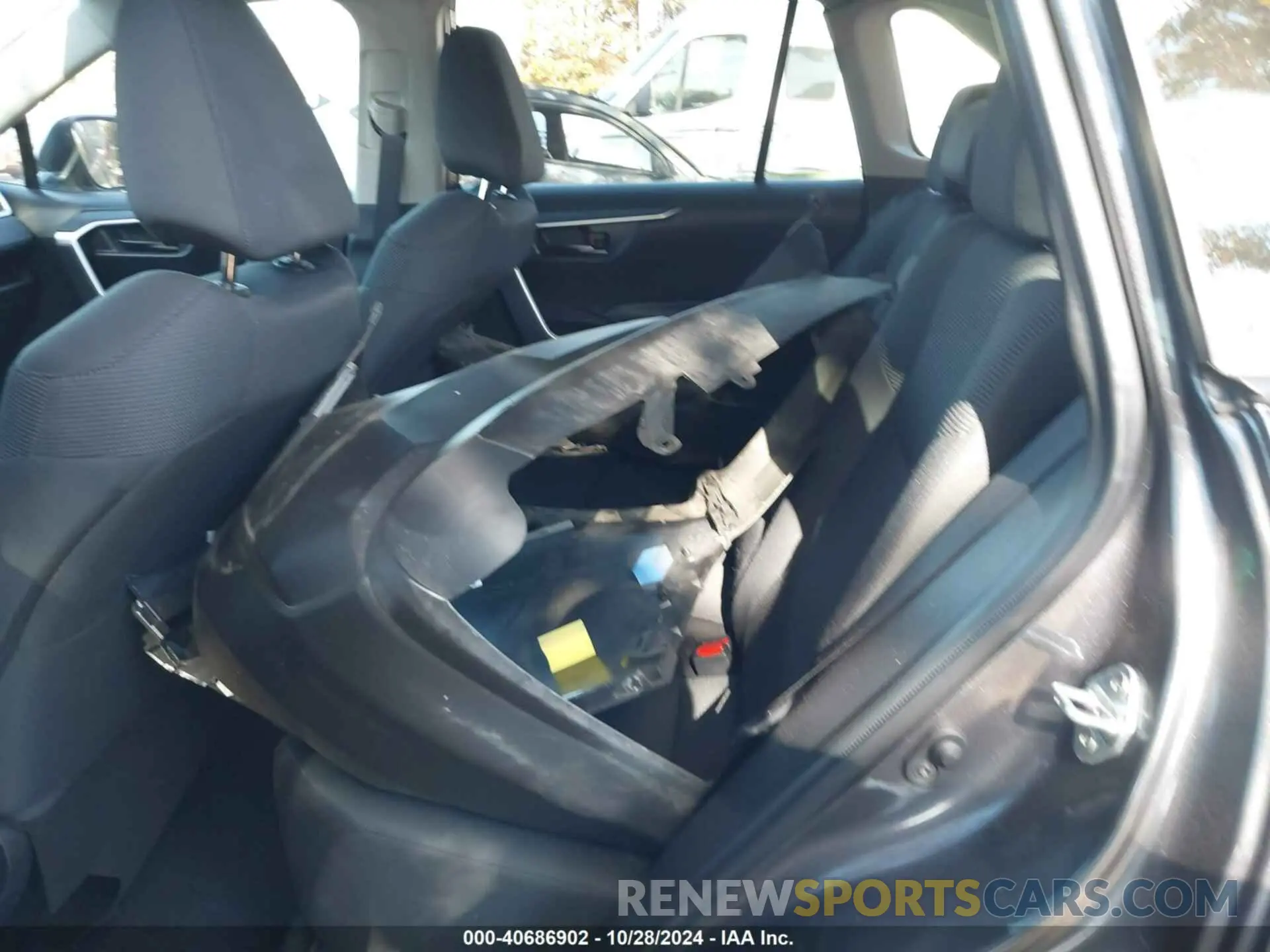 8 Photograph of a damaged car 2T3F1RFV4RC408932 TOYOTA RAV4 2024
