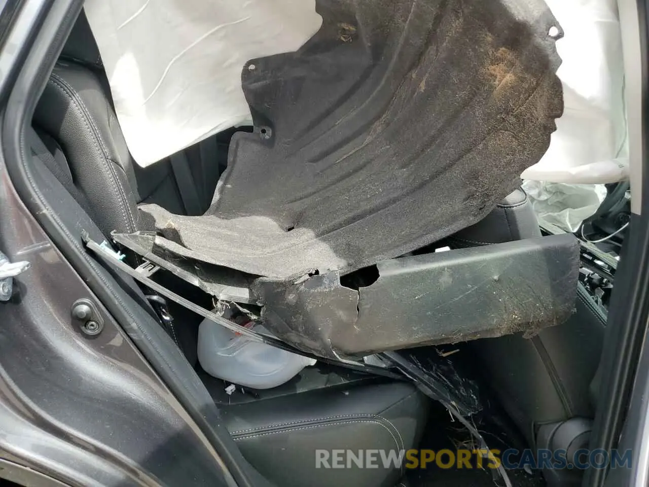 11 Photograph of a damaged car 2T3F1RFV4RW453478 TOYOTA RAV4 2024