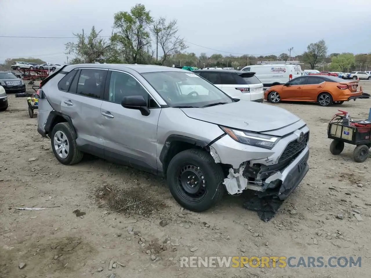 4 Photograph of a damaged car 2T3F1RFV4RW468000 TOYOTA RAV4 2024