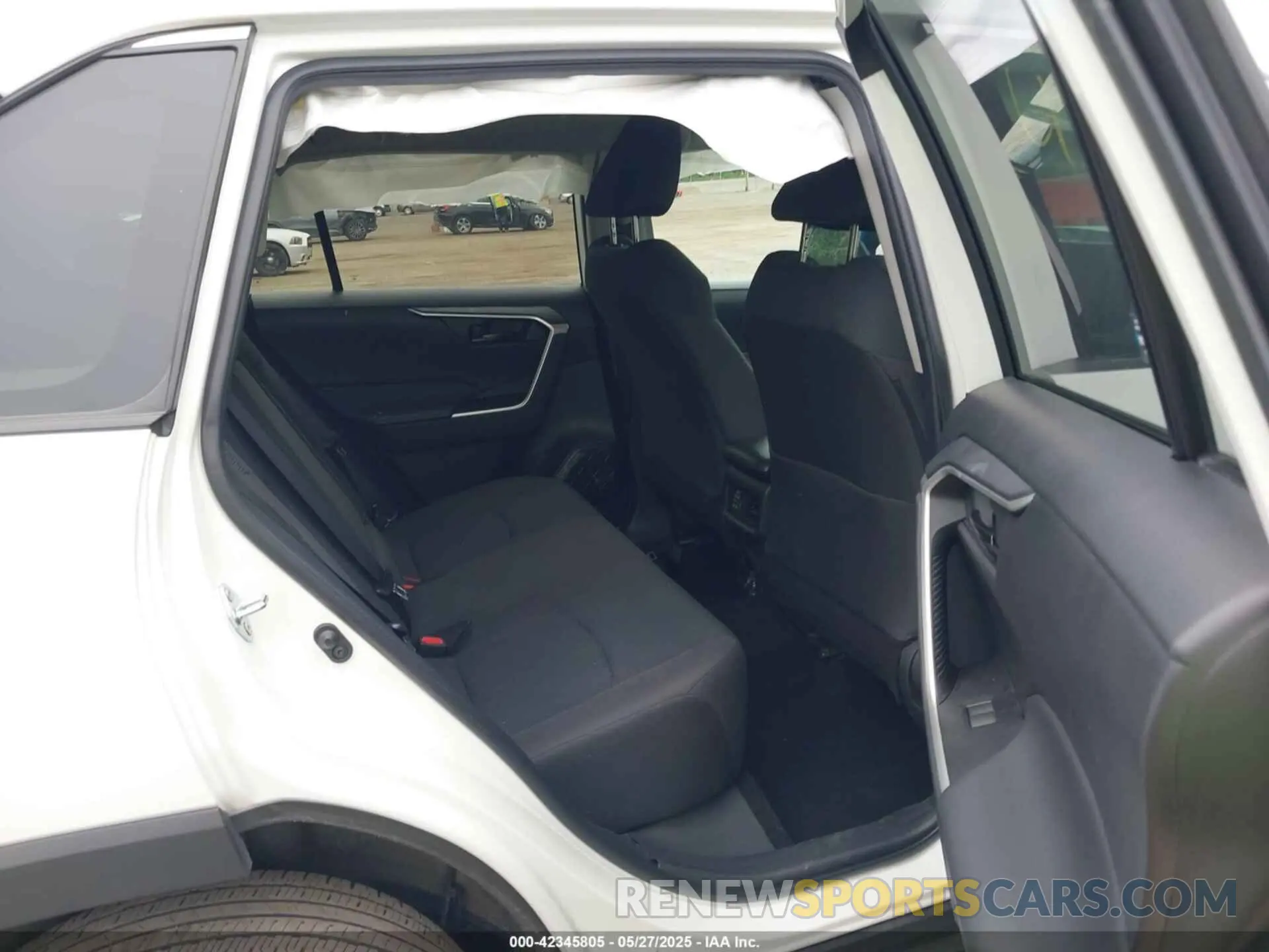 8 Photograph of a damaged car 2T3F1RFV5RC405859 TOYOTA RAV4 2024