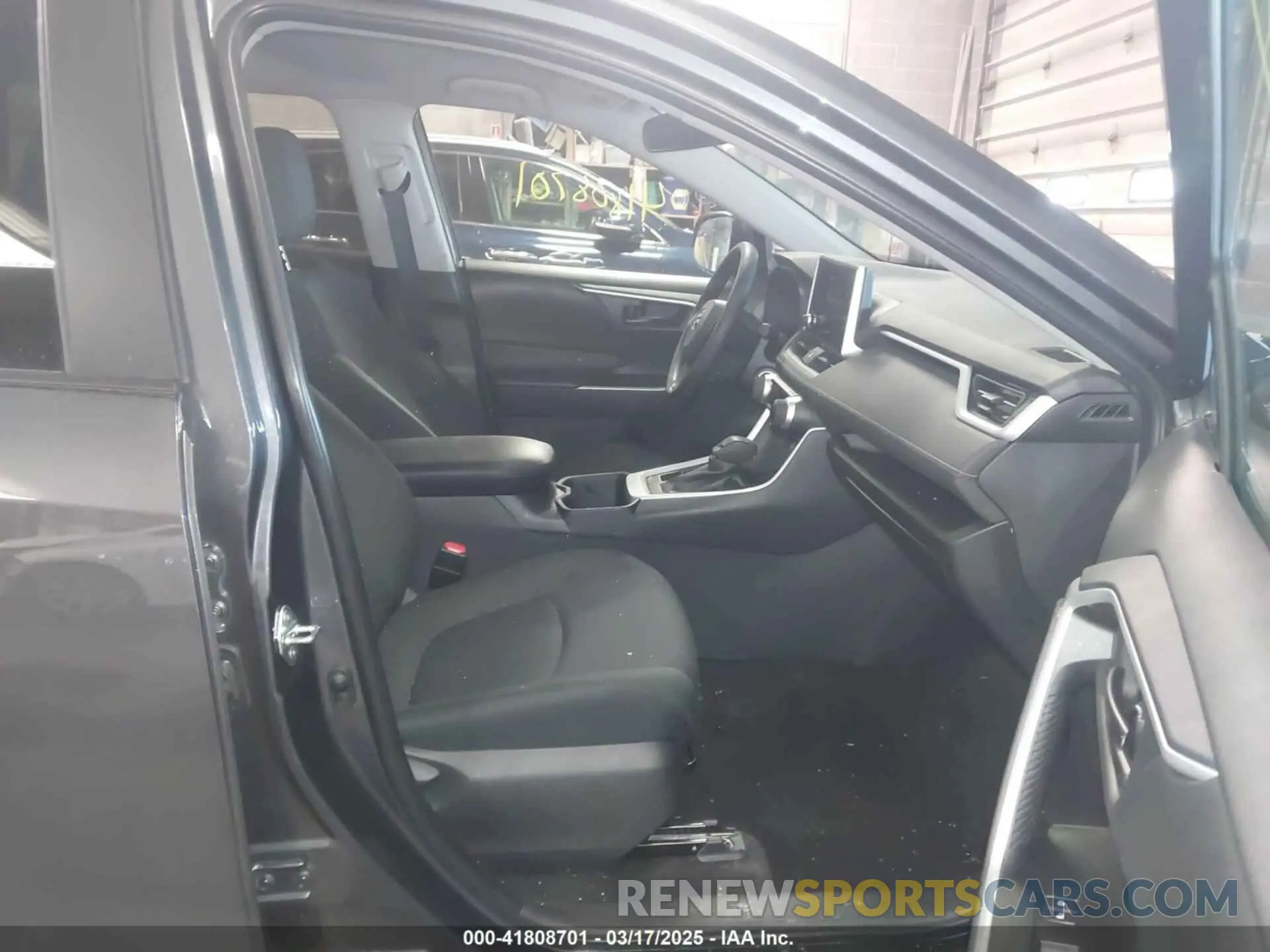 5 Photograph of a damaged car 2T3F1RFV7RW482408 TOYOTA RAV4 2024